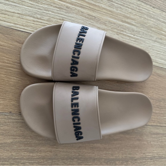 Balenciaga Tan pool slides -w/ original box - Picture 2 of 13